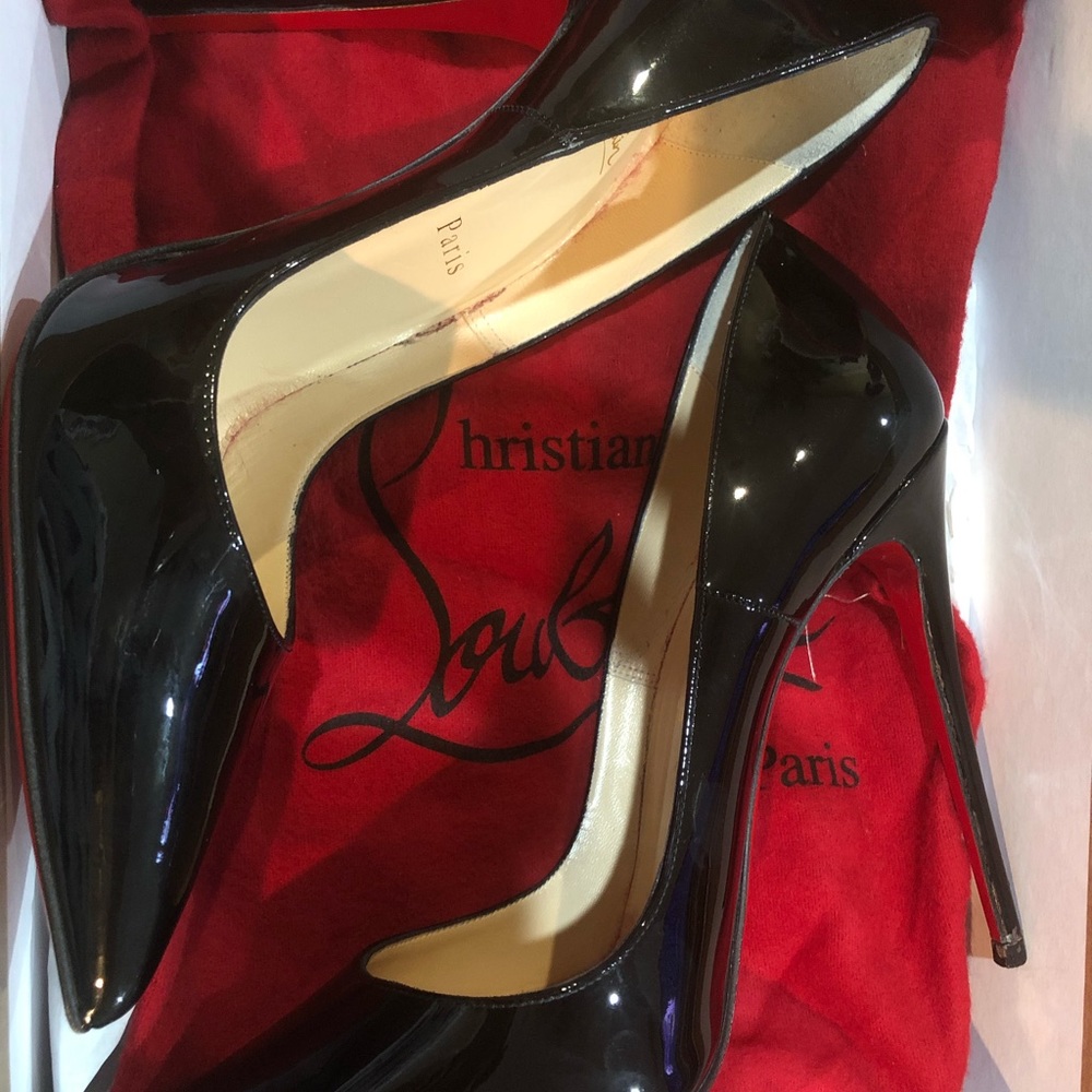 Christian Louboutin “So Kate”